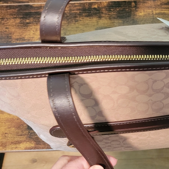 NEW Coach Taylor Tan Signature Tote Bag - Picture 5 of 8